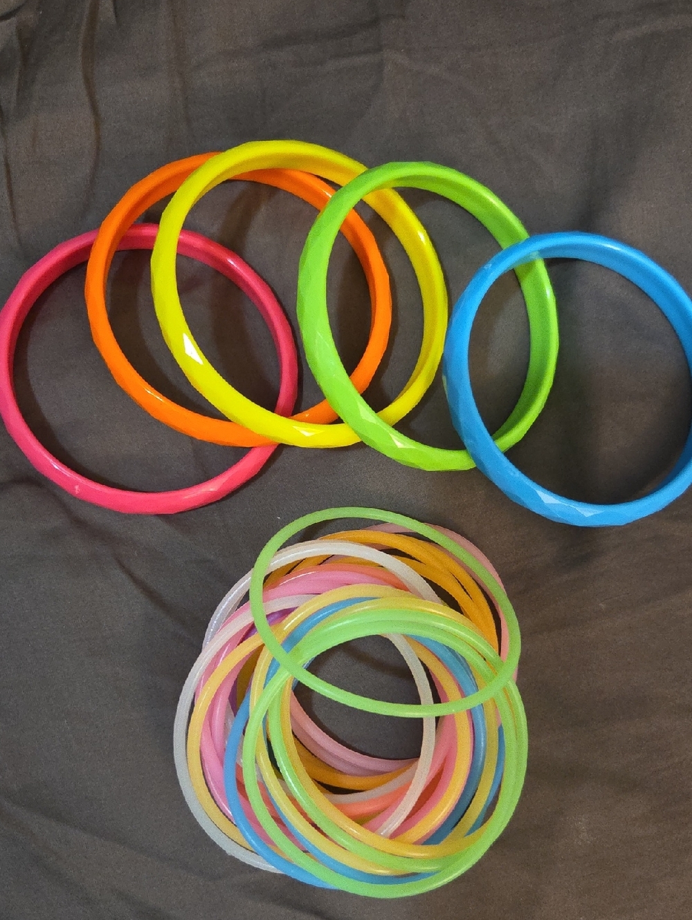 Neon Bangle Bracelet Set - Multicolor Plastic Stackable Bangles 80s Style